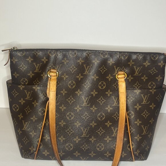 LOUIS VUITTON Totally MM Authentic Tote - Picture 2 of 10
